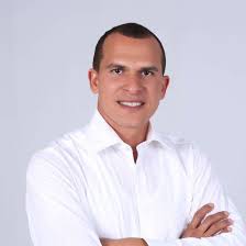 Caso de Éxito: Cómo el Ing. Onalsi Agramonte Pasó de No Tener Proyectos a Facturar $400,000 USD en 6 Meses